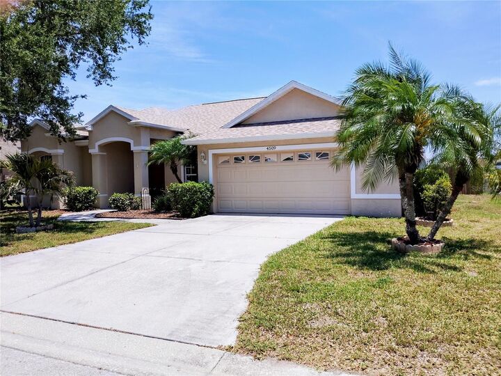 Property Photo: 4509 30th Lane E FL 34203