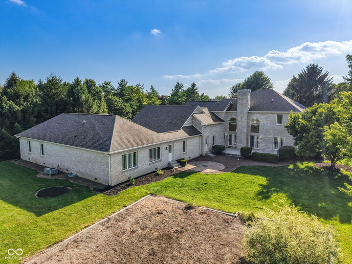 Property Photo:  2430 Crossfields Court  IN 46032 