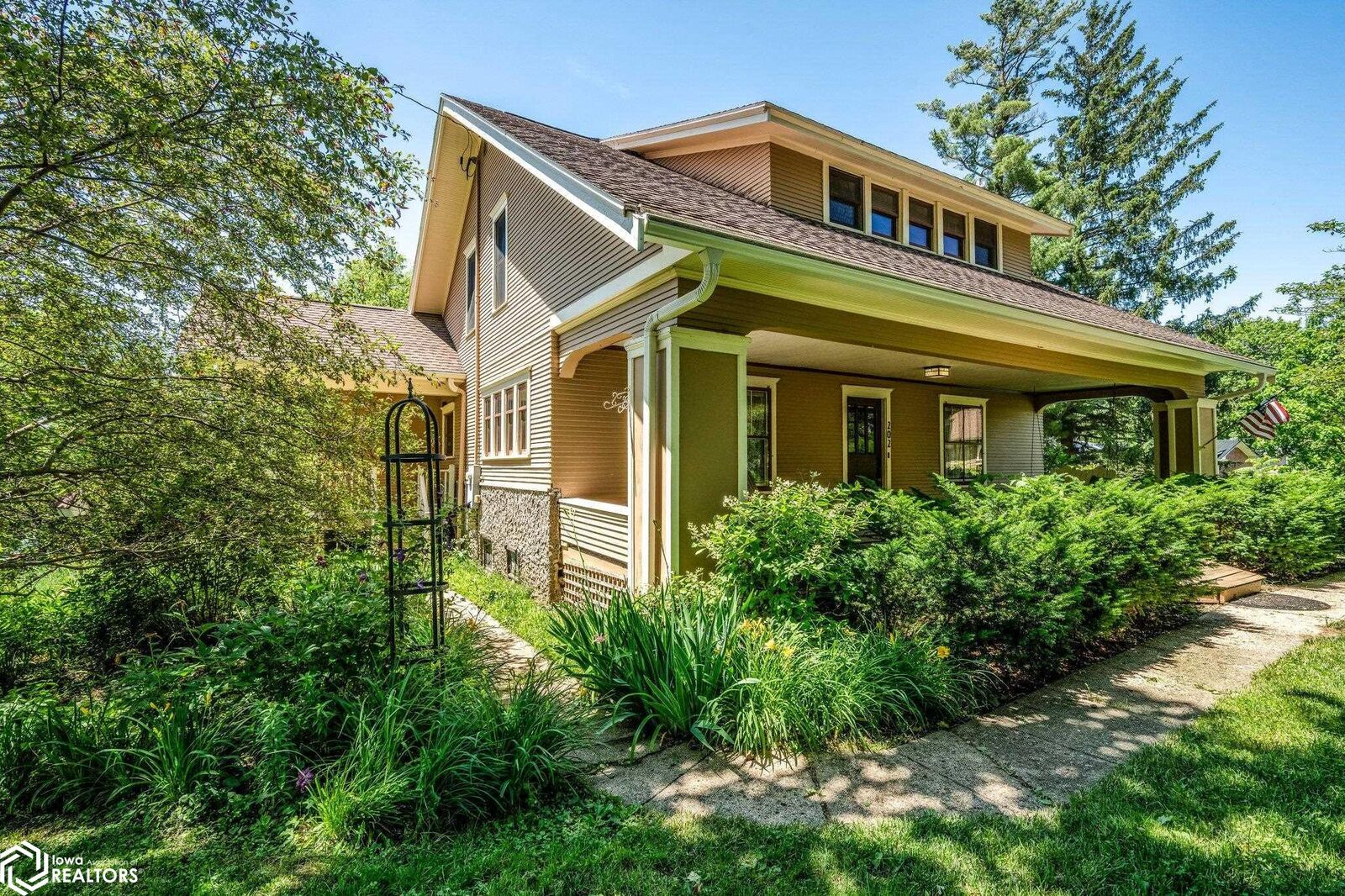 Property Photo:  202 Bella Street  IA 51446 