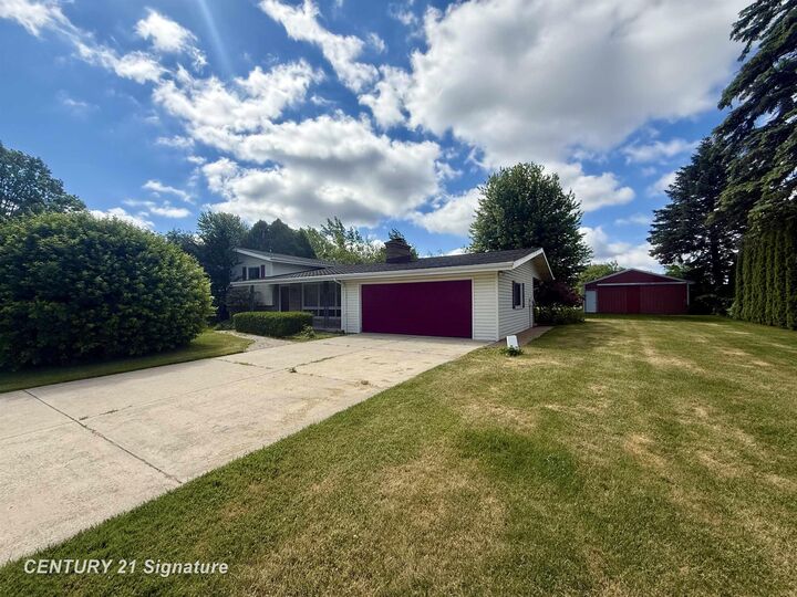 Property Photo:  6641 Pierce Road  MI 48623 