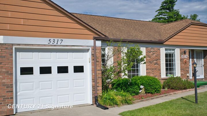 Property Photo:  5317 Vineyard Lane  MI 48433 