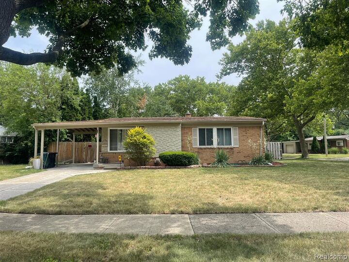Property Photo: 15341 Marlow Corner MI 48237 1578