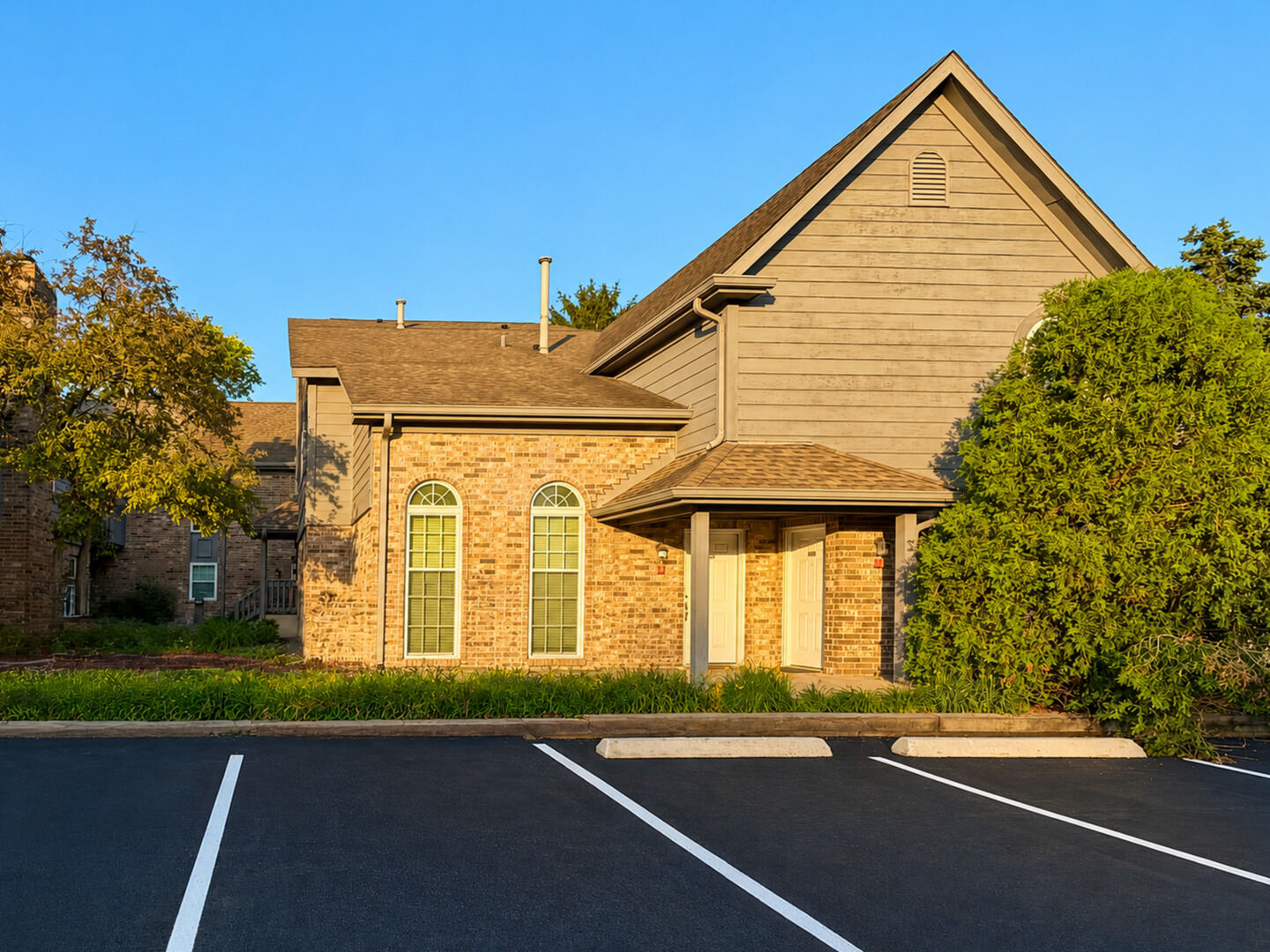 Property Photo:  35 Foxcroft Road 107  IL 60565 