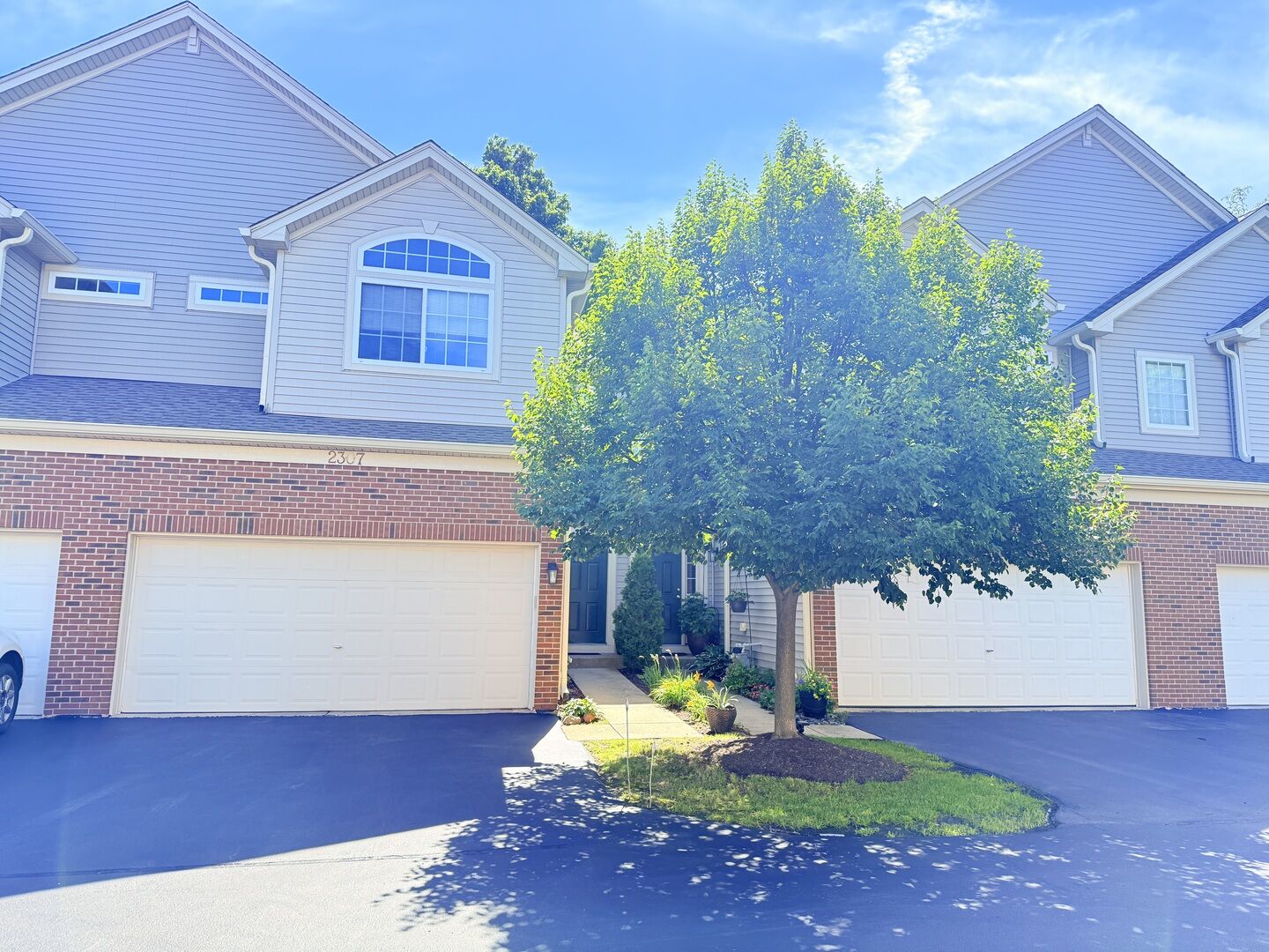 Property Photo: 2307 Stoughton Drive IL 60502