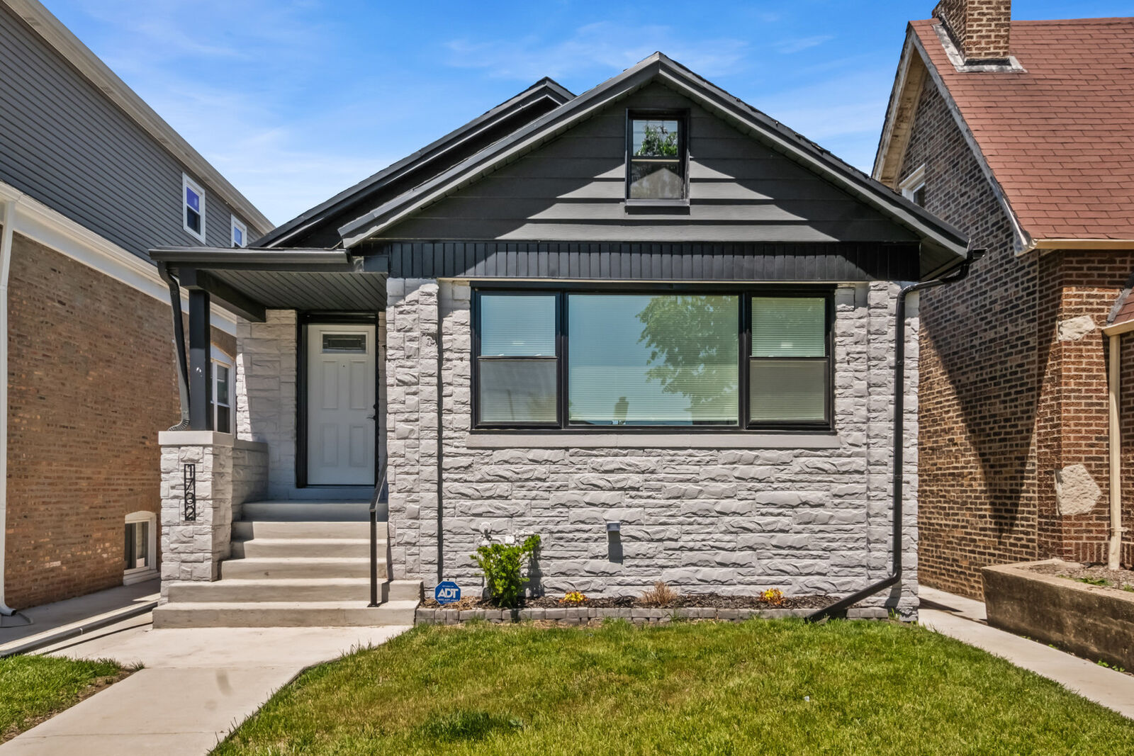 Property Photo:  1732 E 83rd Place  IL 60617 