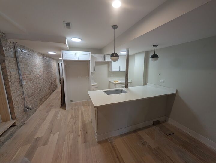 Property Photo:  616 W Patterson Avenue 1E  IL 60613 
