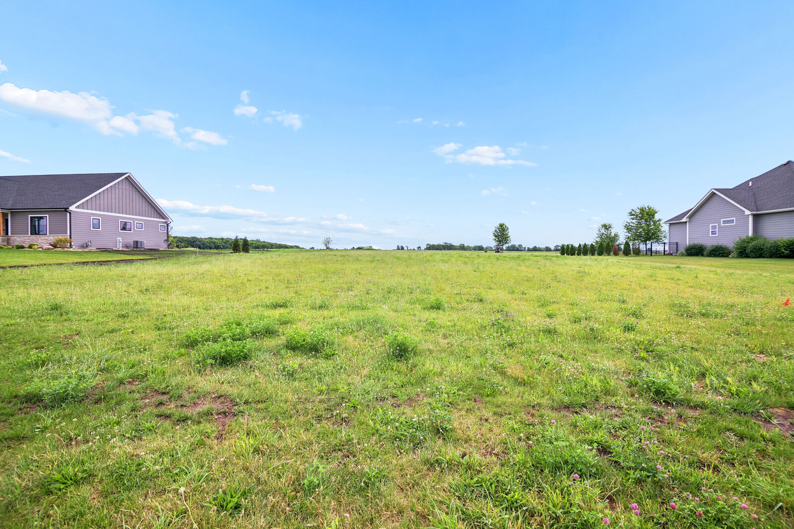 Property Photo:  7802 Fairway Drive  IL 60560 