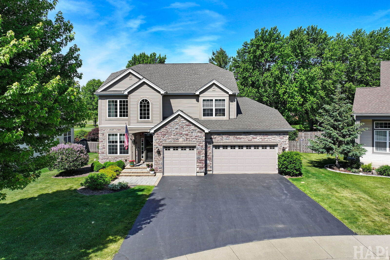 Property Photo: 10977 Greywall Lane IL 60142