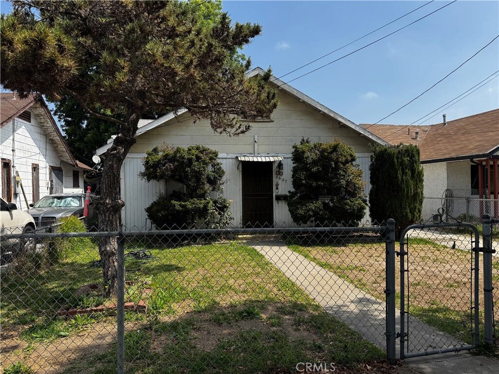 Property Photo:  3627 Randolph Street  CA 90255 