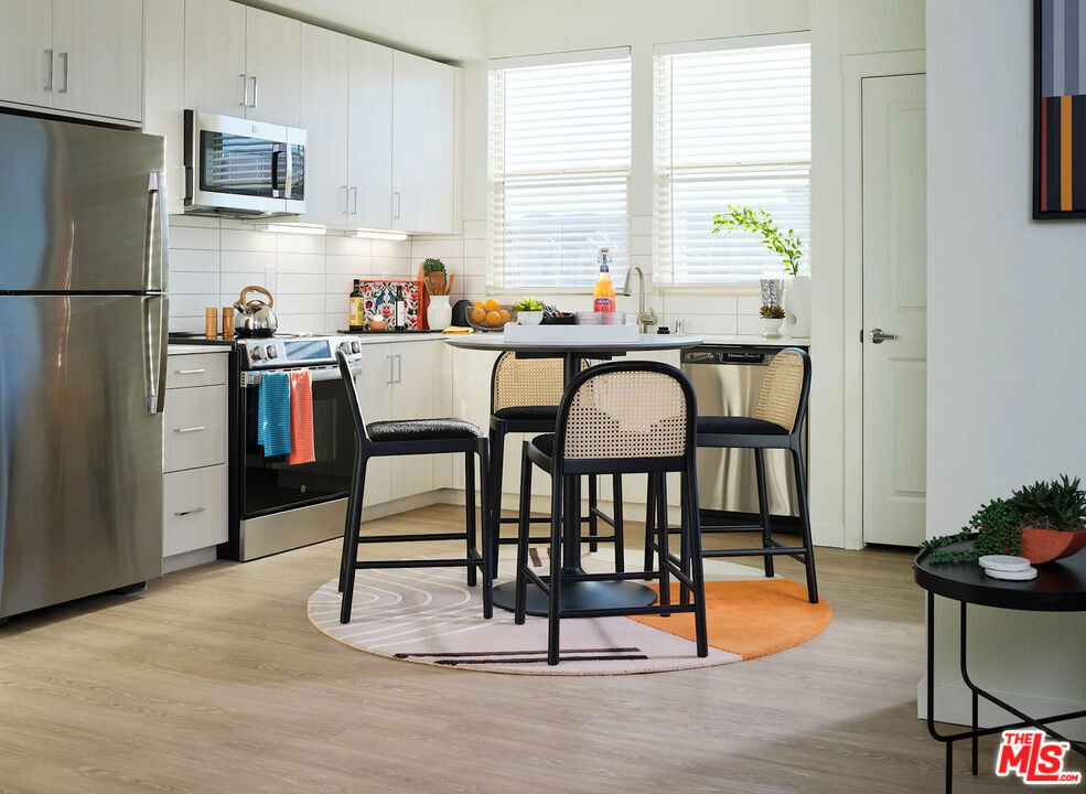 Property Photo:  41545 Ivy Street 25304  CA 92562 