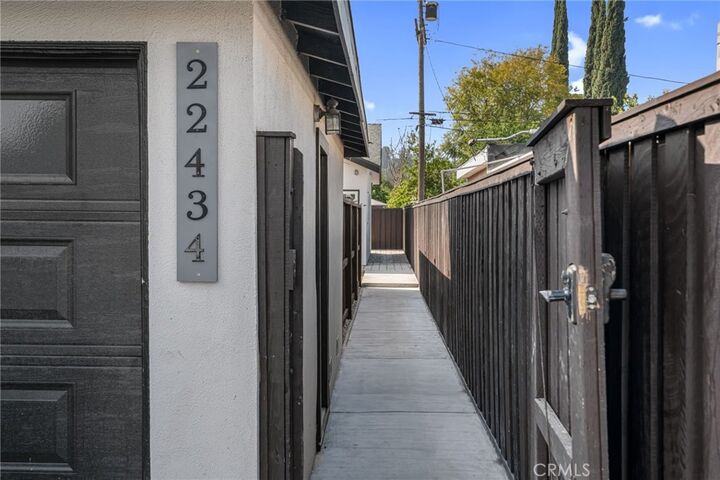 Property Photo: 22434 Berdon St CA 91367