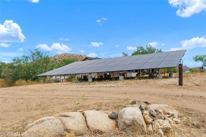 Property Photo:  41981 Avenida Abril  CA 92544 