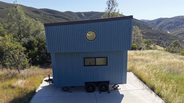 Property Photo:  552 Watertrough Road  CA 95423 