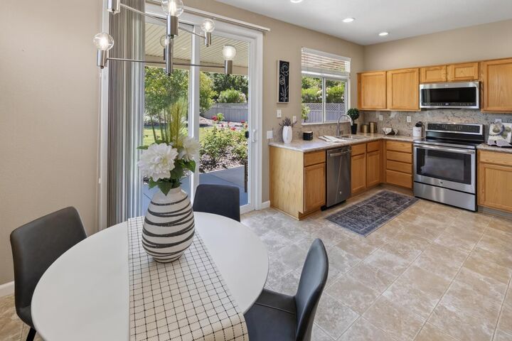 Property Photo: 6040 Buckskin Lane CA 95747