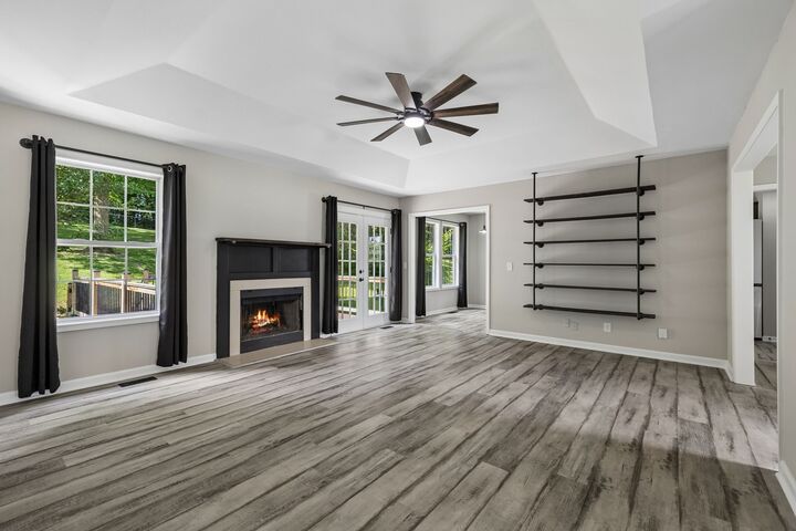 Property Photo: 1062 Heatherwood Rd TN 37146