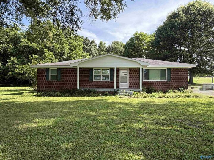 Property Photo: 105 County Road 185 AL 35619