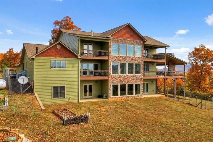 Property Photo: 384 Dean Road GA 30559