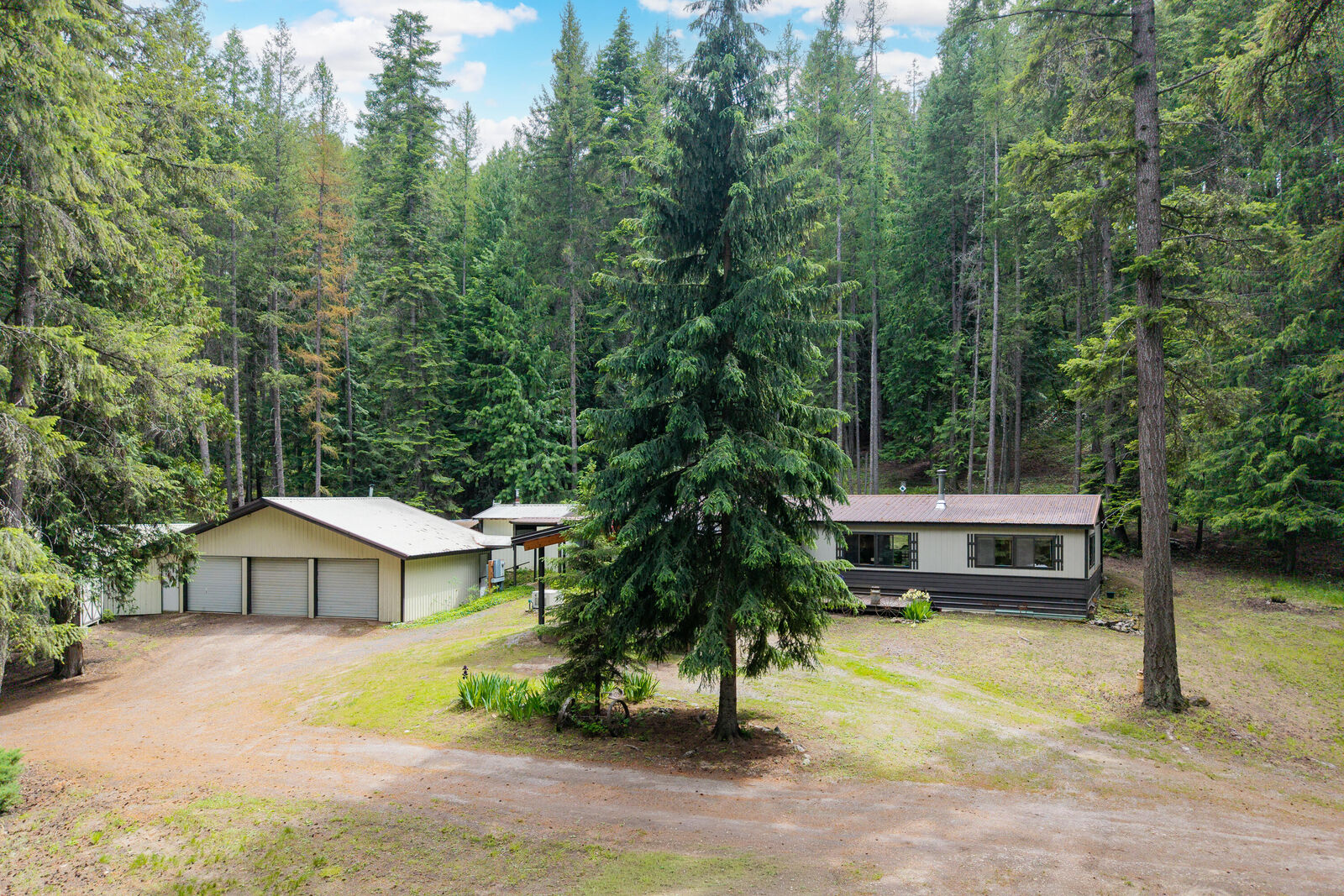 Property Photo: 1783 Dearinger Rd WA 99101