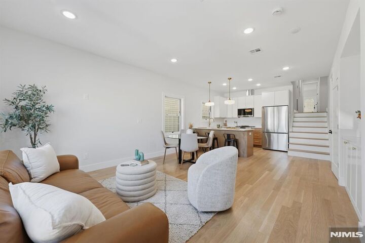 Property Photo:  98 Western Avenue 1  NJ 07307 