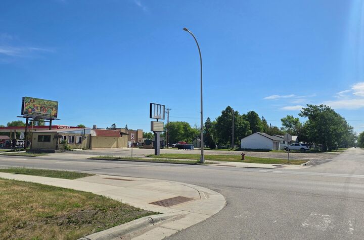 Property Photo: 1525 2nd Avenue W MN 56649