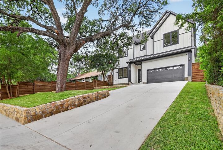 Property Photo: 1727 Ramsey TX 75216