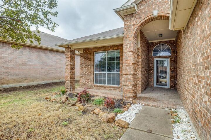 Property Photo: 10005 Bull Run TX 76177