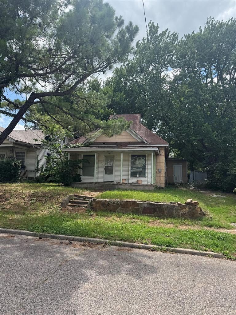 Property Photo: 636 N Bell OK 74801