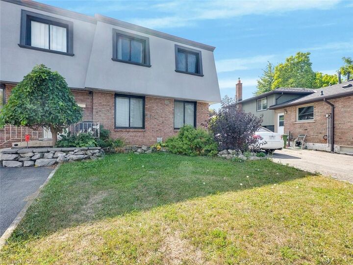 Property Photo:  40 Yeoville Court  ON L9C 5W3 