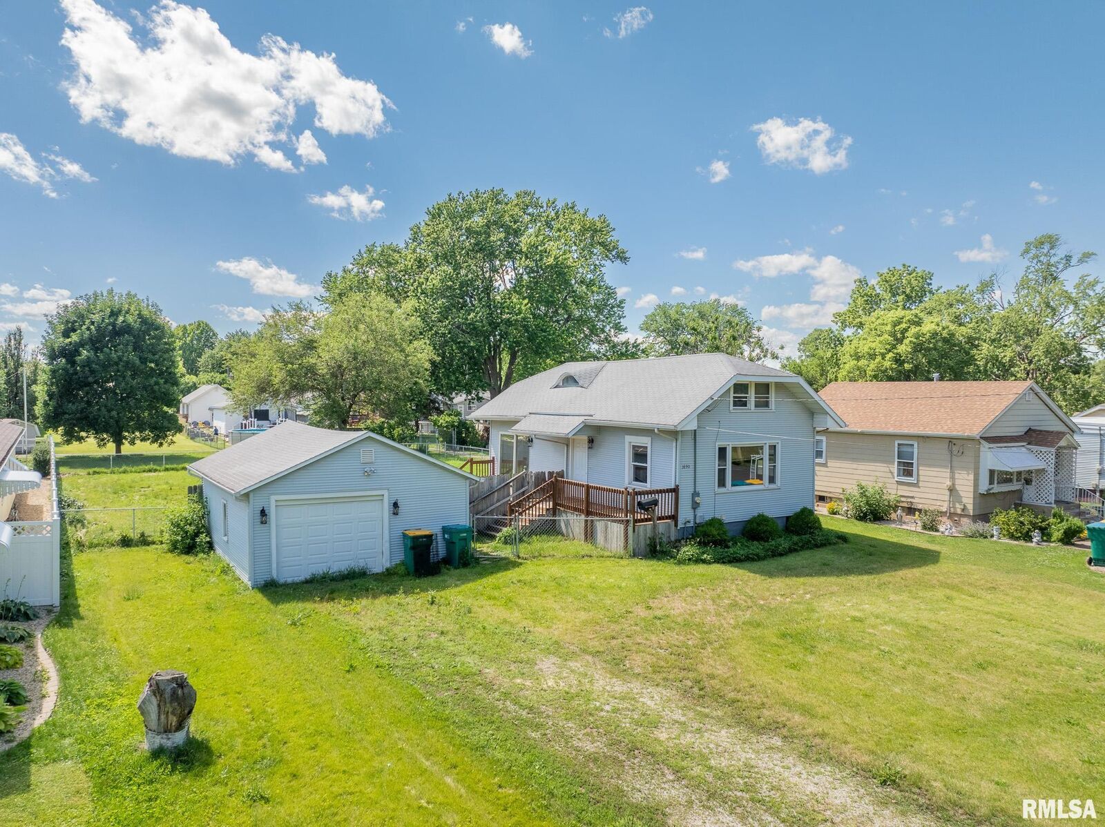 Property Photo:  1690 Beecher Avenue  IL 61401 