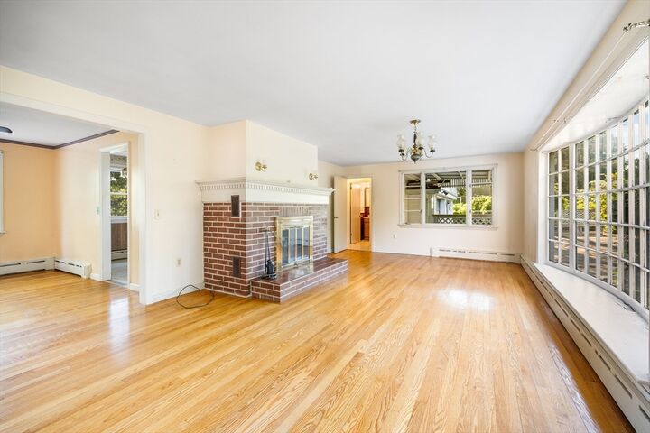 Property Photo:  45 Indian Hill Rd  MA 01606 