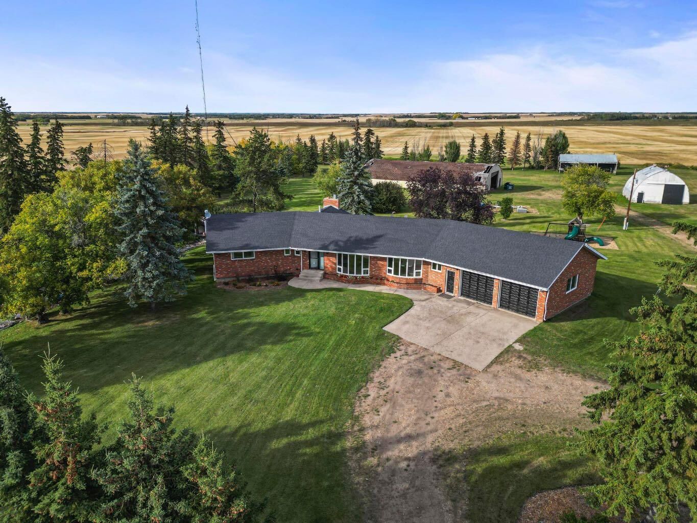 Property Photo: 20042 Township Road 472 AB T4V 2N1