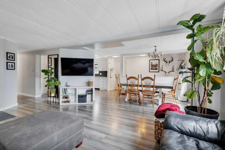 Property Photo:  32 Sandstone Avenue  AB T4L 1P7 
