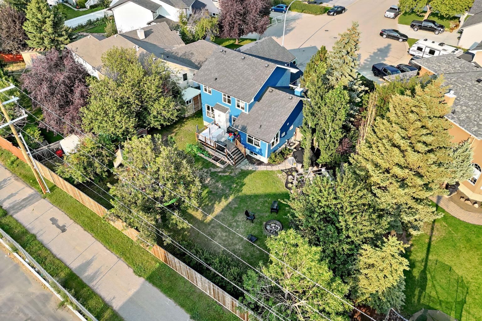 Property Photo: 20 Madison Court AB T1P 1M5