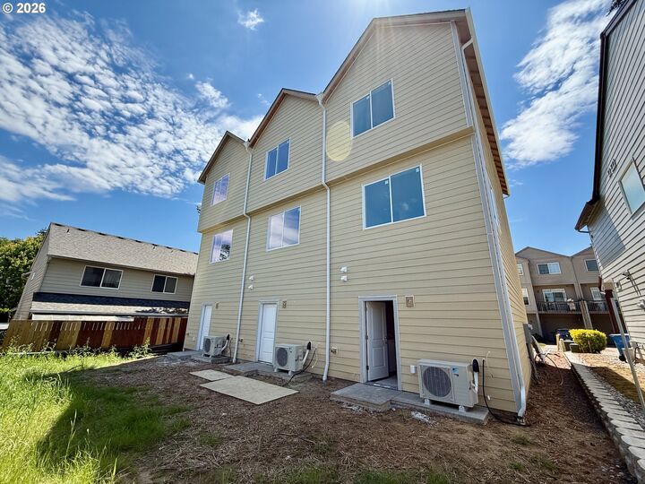 Property Photo:  9916 NE 28th Pl  WA 98686 