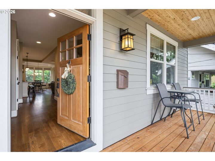 Property Photo: 1634 SE Spokane St OR 97202