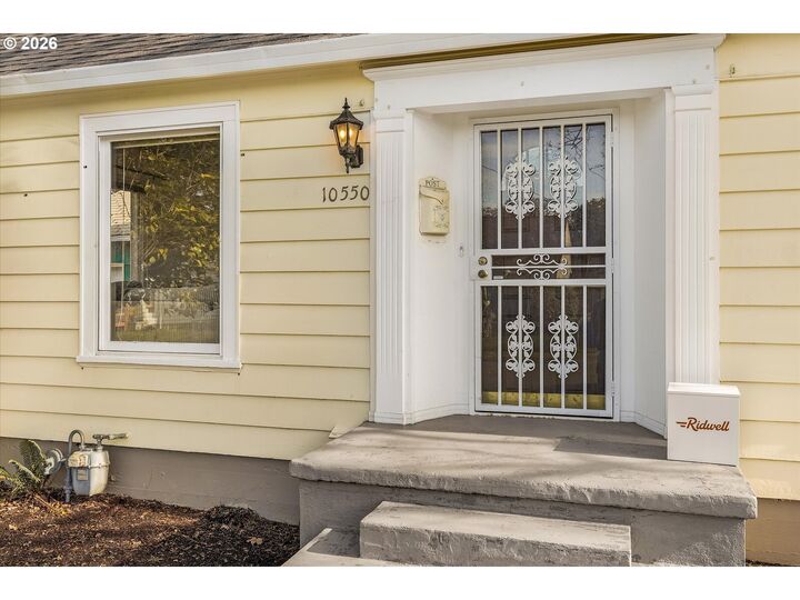 Property Photo: 10550 SE 29th Ave OR 97222