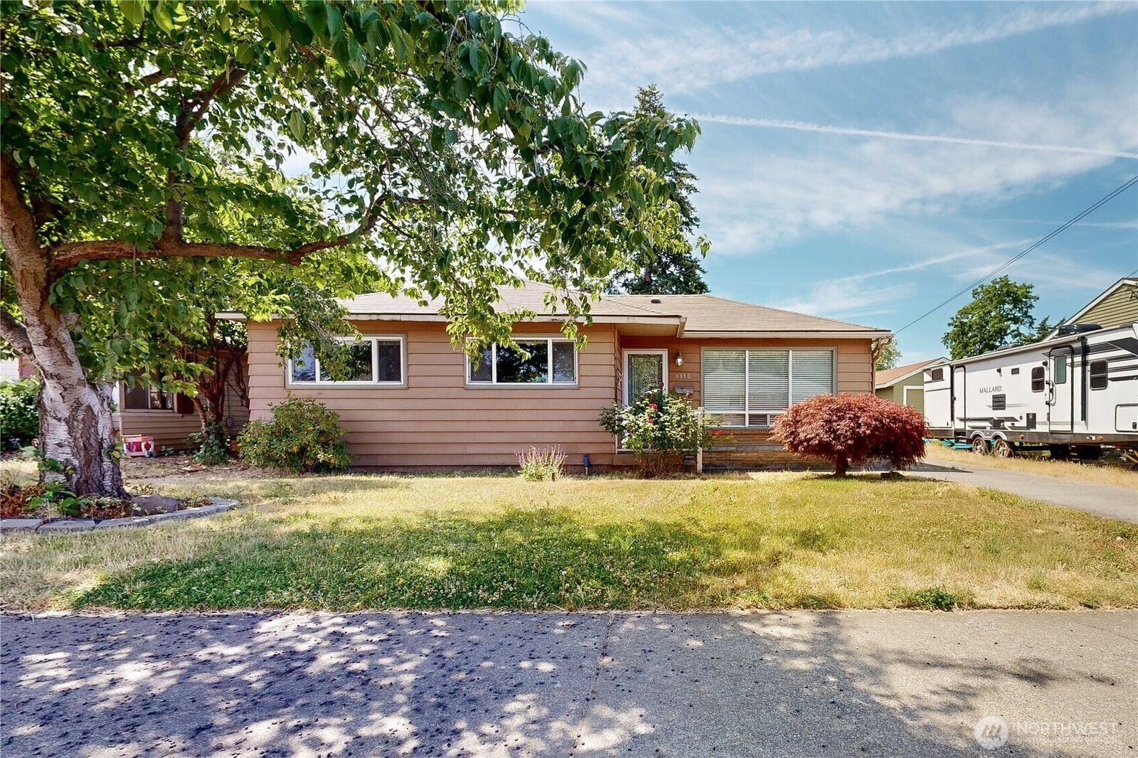 Property Photo: 1350 University Street WA 99362