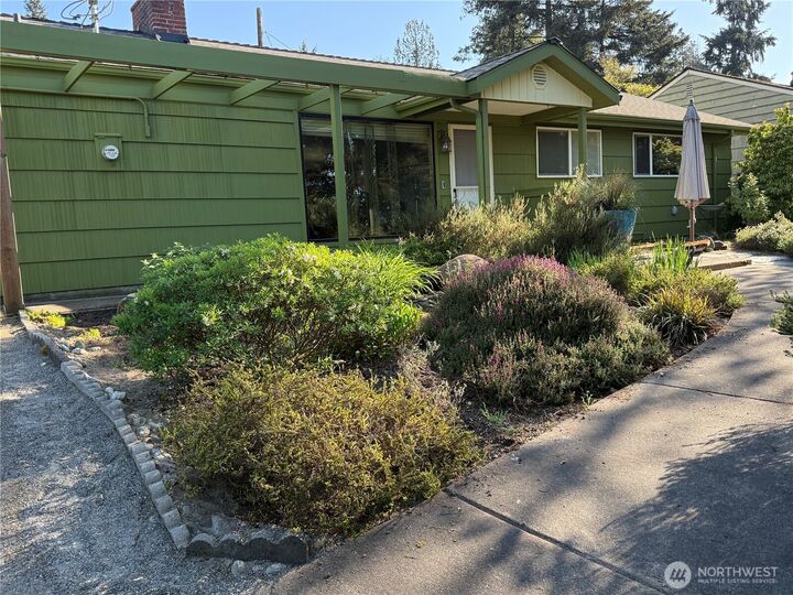 Property Photo:  2145 N 146th Street  WA 98133 