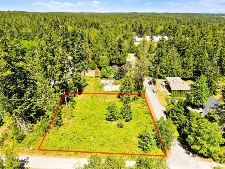 Property Photo:  31  Pebble Lane  WA 98368 