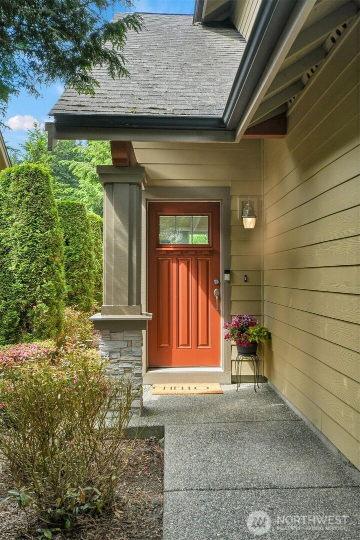 Property Photo: 13824 N Creek Drive 1001 WA 98012