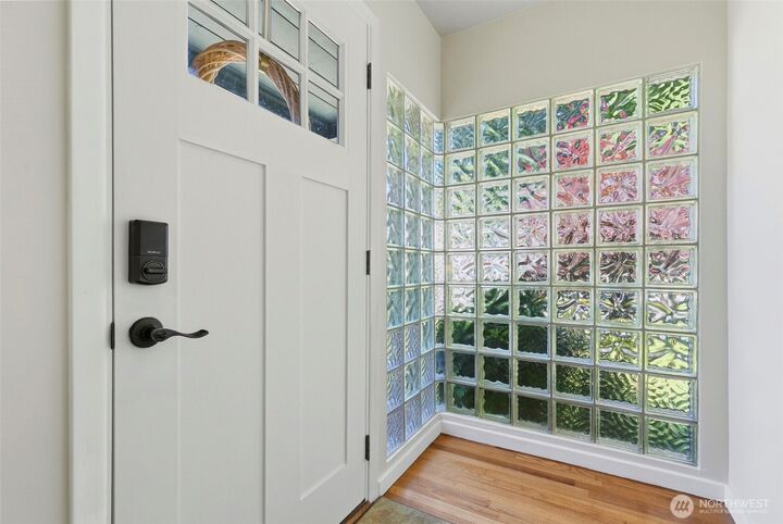 Property Photo:  2219  Washington Way  WA 98632 