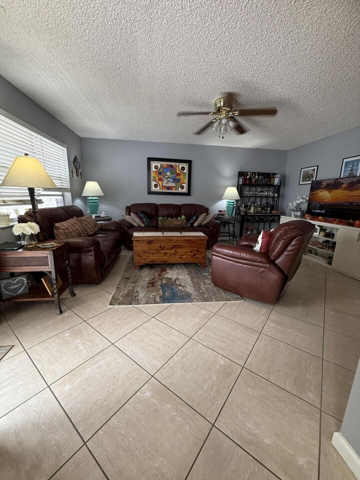 Property Photo:  462 Normandy J  FL 33484 
