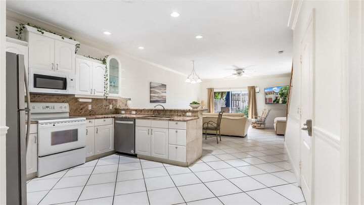 Property Photo: 512 S Ocean Boulevard FL 33062