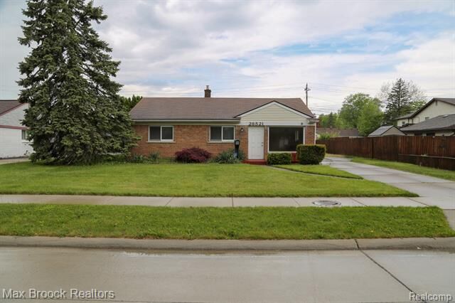 Property Photo:  28521 Sutherland Street  MI 48076 