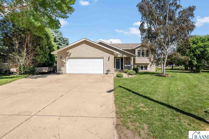 Property Photo: 513 Sumac Road MN 56063