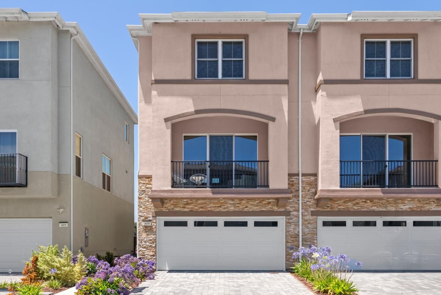 Property Photo:  409 San Luis Avenue  CA 95076 