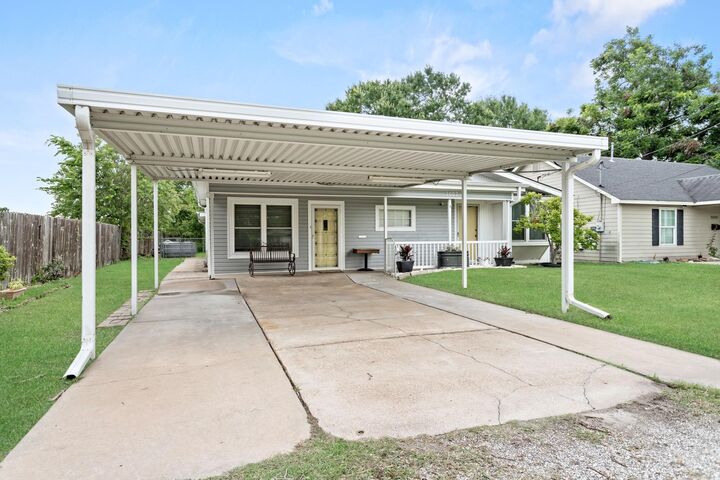 Property Photo: 3002 Ruby Dr TX 77619-4130