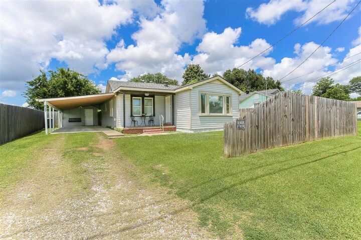 Property Photo:  617 Sycamore Street  LA 70601 