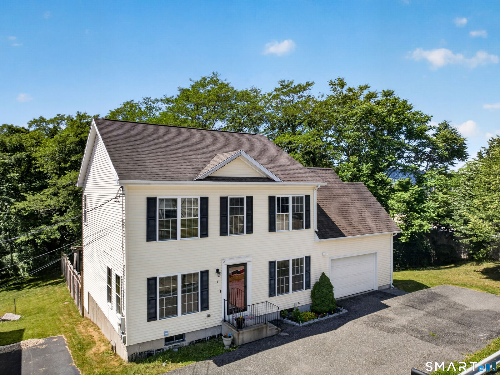 Property Photo:  5 Grove Avenue  CT 06340 