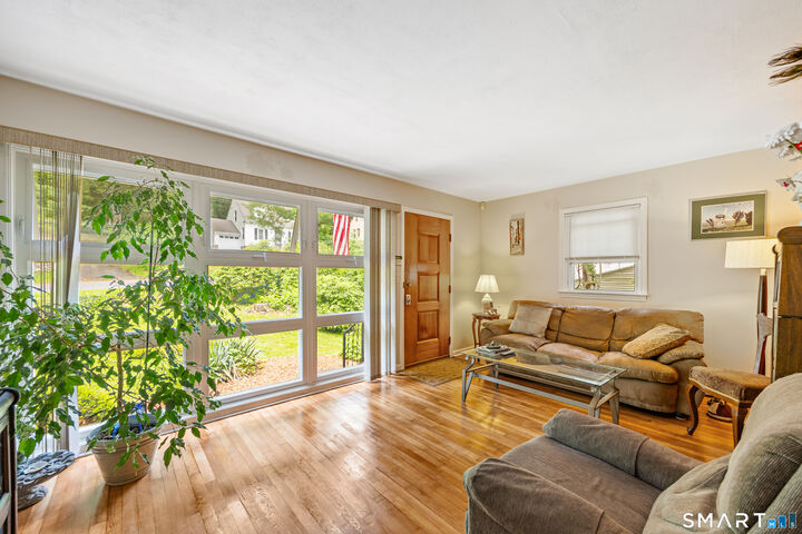 Property Photo:  80 Briar Cliff Avenue  CT 06708 